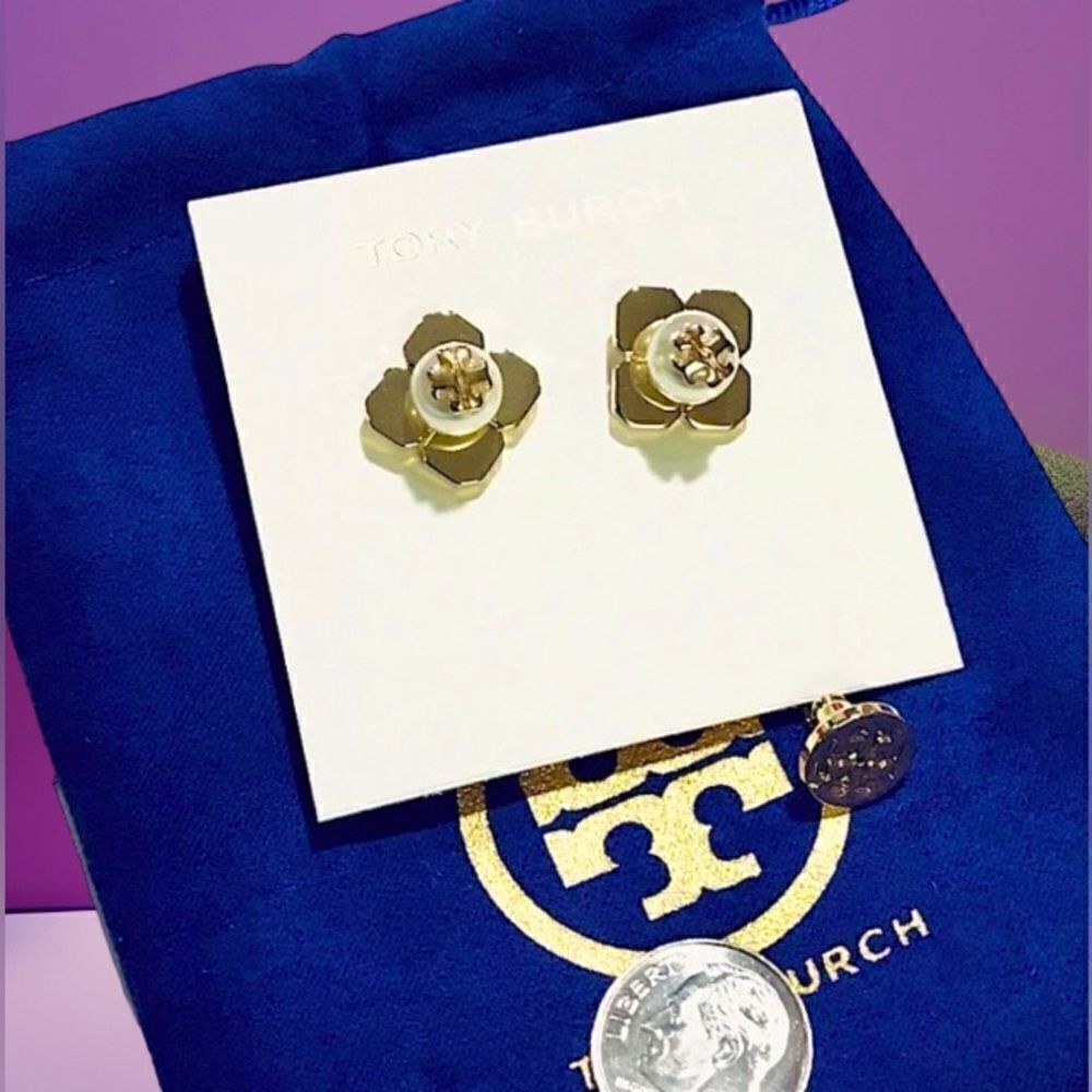 TORY BURCH FLOWERS BUDS PEARLS STUD EARRINGS 18K GOLD OVER BRASS - Picture 2 of 3